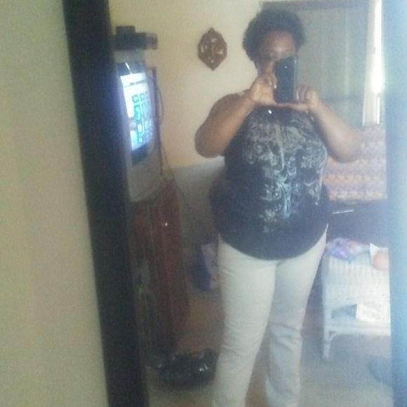 Meet your Posher, Cali - Picture 1 of 1